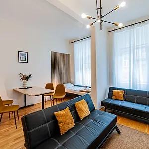elinopoly-deluxe-apartment.vienna-besthotels.com/